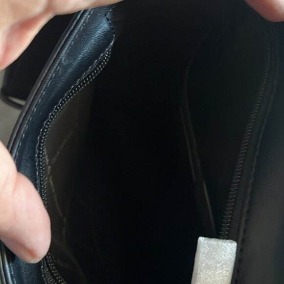 MICHAEL KORS CROSSBODY NWT | Dust Bag and retail store bag included. - Picture 10 of 16